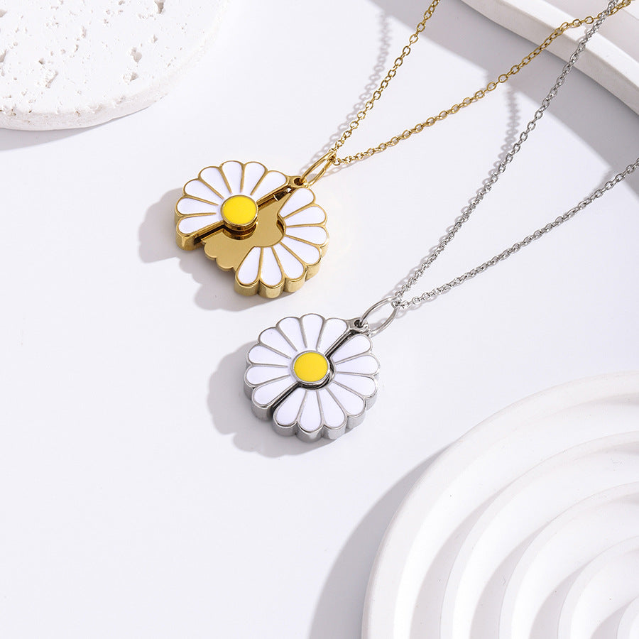 Personalised Daisy Flower Necklace Silver